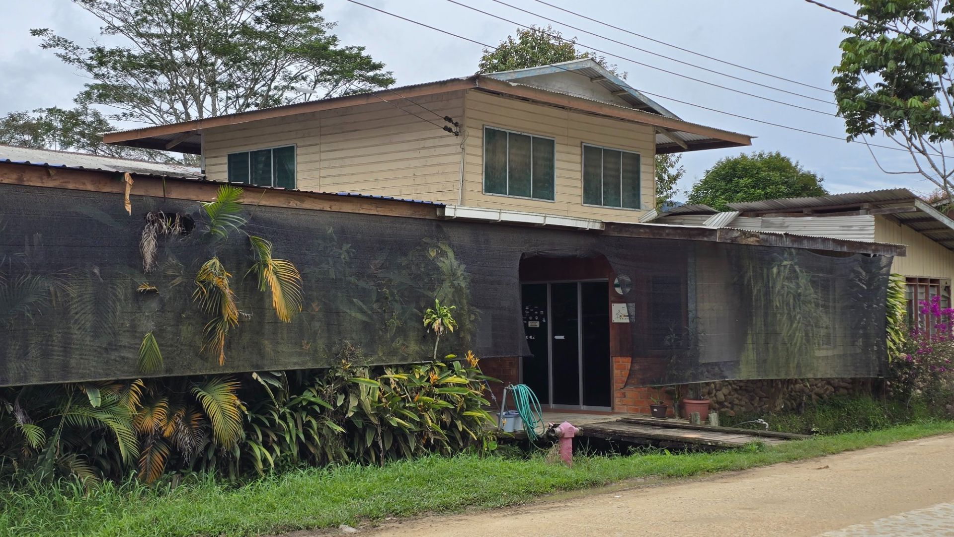 Bariew Backpacker Lodge & Homestay